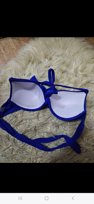 Синьо горнище бански