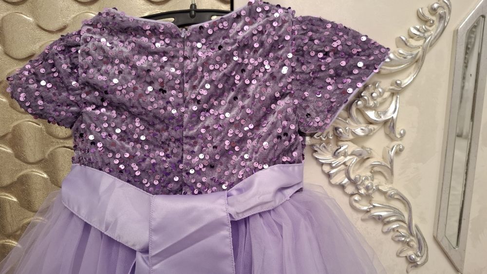 Продам новое детское платье