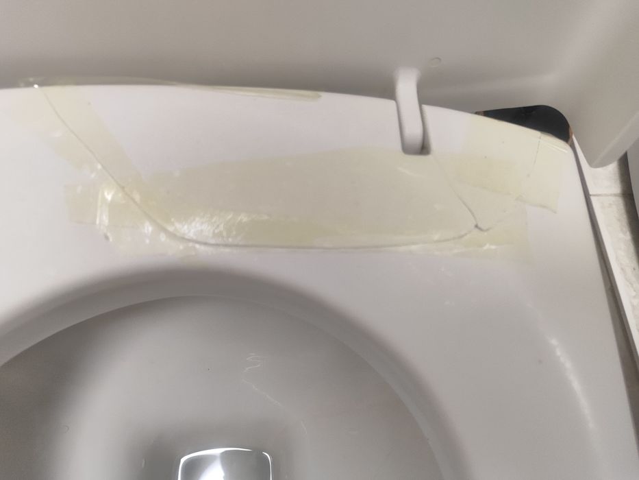 Продам унитаз  в рабочем состоянии