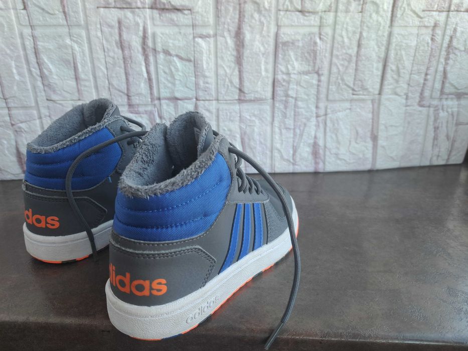 детски маратонки за момче,кецове,спортни обувки,Adidas,номер32,адидас