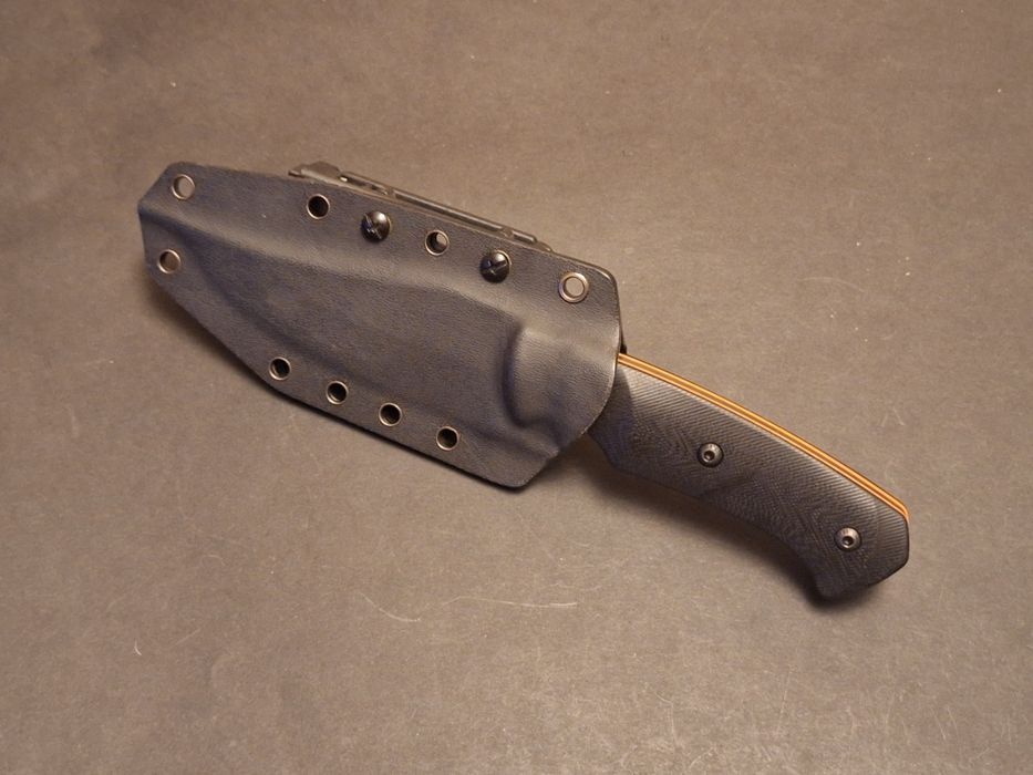 Ловен нож-стомана D2 (ръчна изработка)