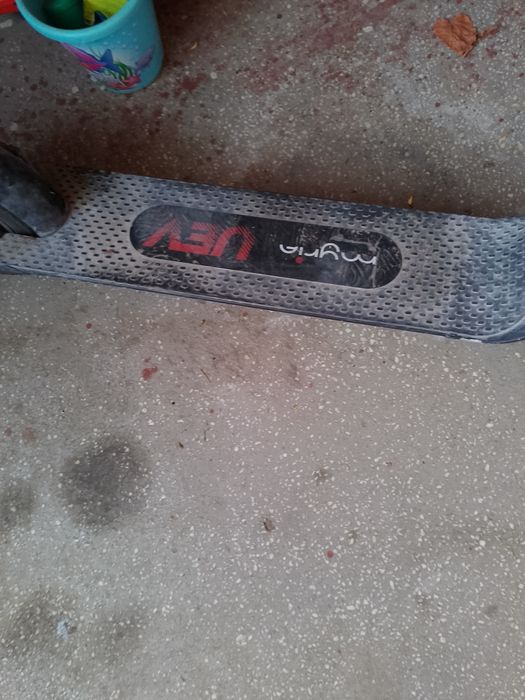 Vând trotineta electrica