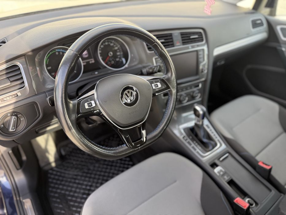 VW e-GOLF 2015 125.000km (schimb doar cu Abarth 500)
