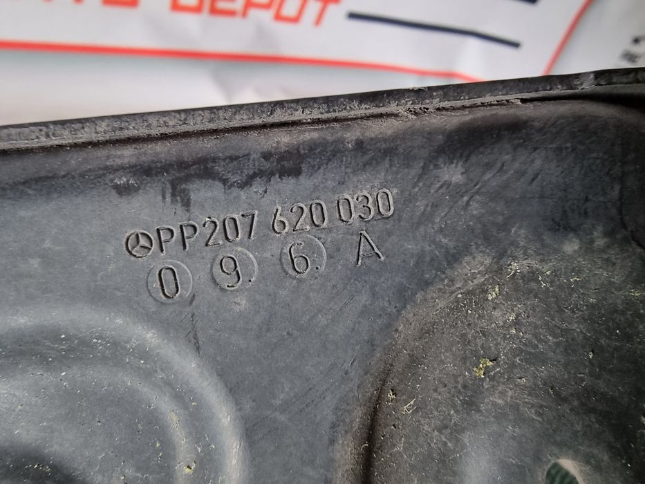 Ochelar far dreapta Mercedes E Class Coupe W207 2009 cod A2076200291