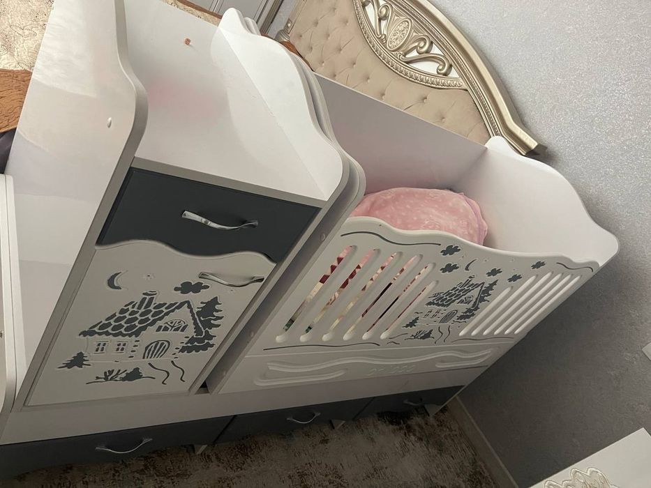 Кровать новый состоянии Срочно!!