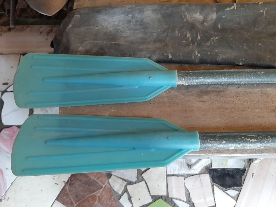 Продам два весла от лодки