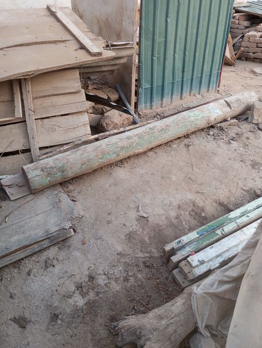 Qurilish mollari eski yoğoch taxtalar