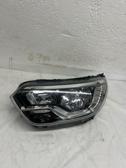 Far stanga renault express