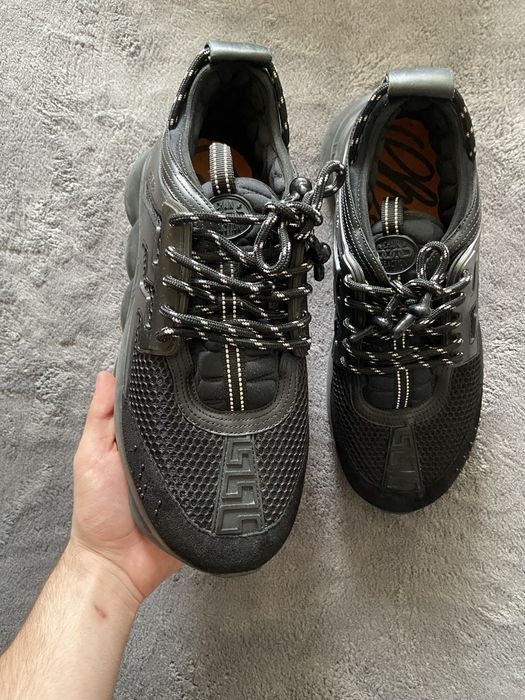 Versace chain reaction