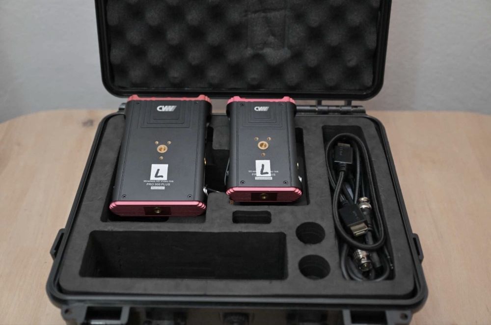Vind camera video Panasonic UX AG 90 obiectiv Nikon  24-70 F.2.8