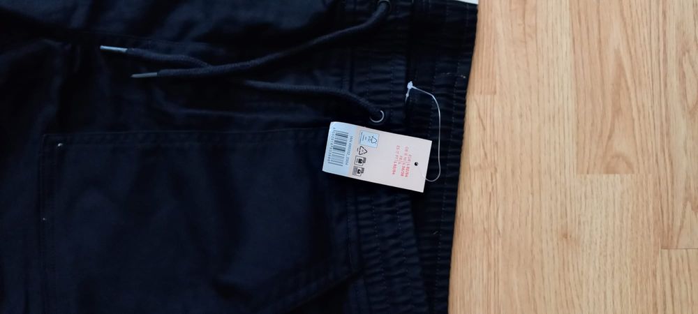 Pantaloni cargo,marime L ,cu etichetă