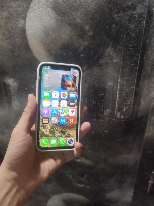 iPhone 11 black 64