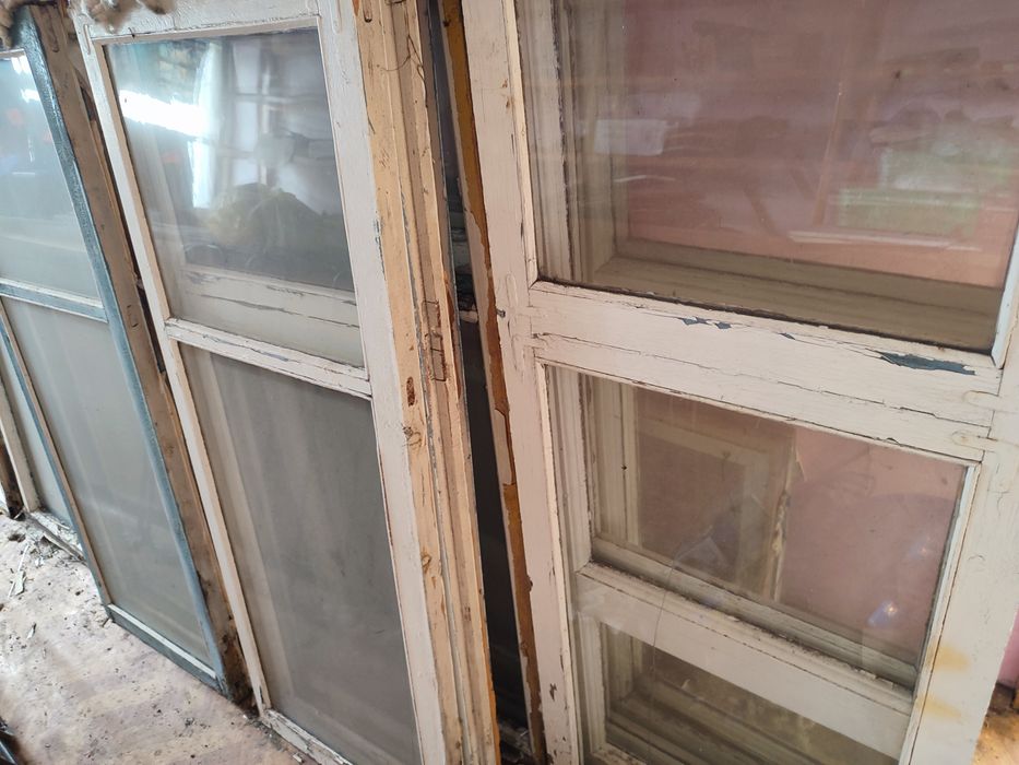 Рамы продам б/у дерево.