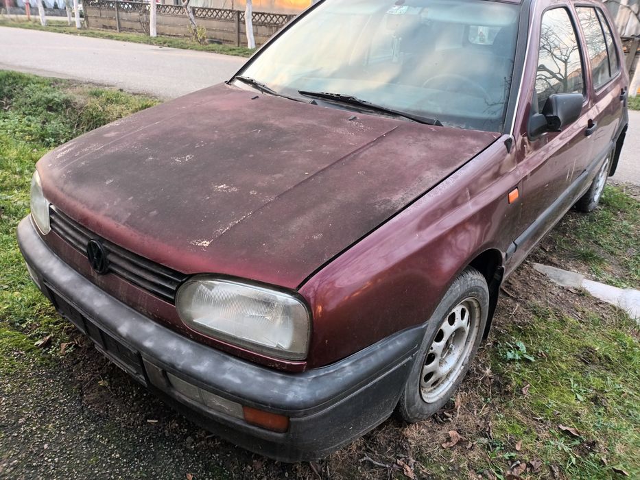Vând WV GOLF 3  1,6 benzină