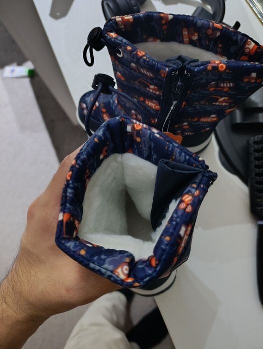 Детские сапоги новые (размер 27)