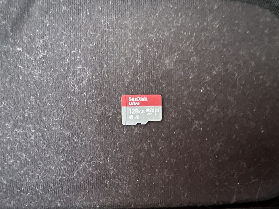 Nintendo Switch Lite + 2 Joy-Cons + Mario Kart + 128GB SD