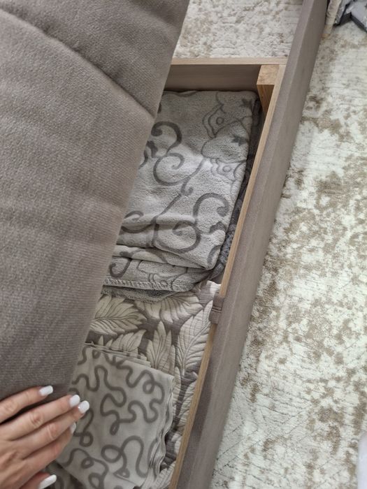 Продам диван Амадей