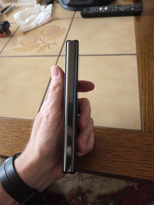 Samsung z fold3,5g