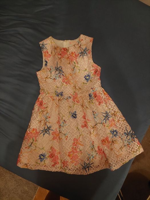 Детска рокля размер 146см.