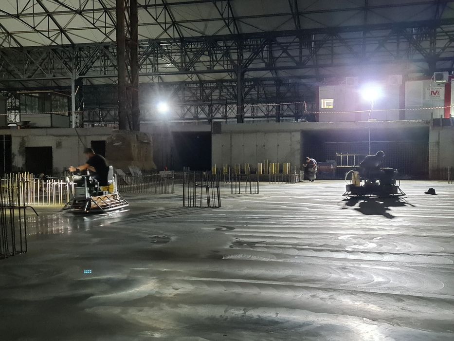 Turnare Beton finisat cu Elicopter si Cuarț, Pardoseli Industriale Elicopterizate, ciment - beton in curte, Periat antiderapant  cu Quarț,