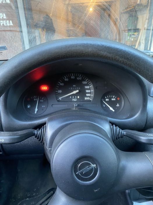 Опел корса две врати