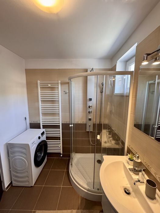 Proprietar, închiriez apartament la casă – zona Moara de Scoarță