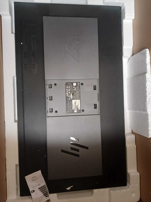 HP Z32 4K UHD Display