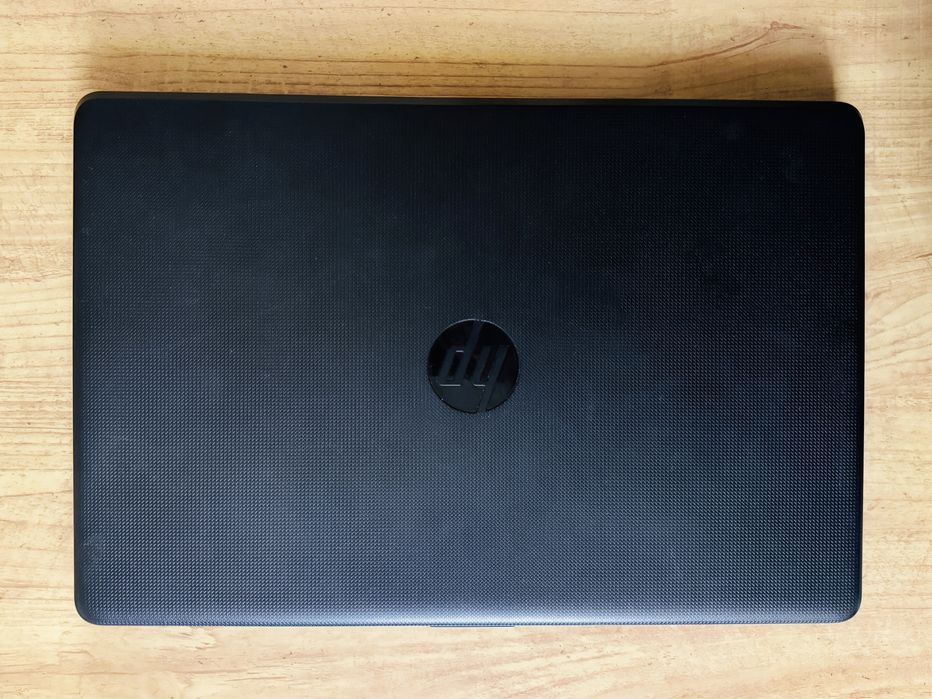 Ноутбук HP, SSD, аккумулятор держит
