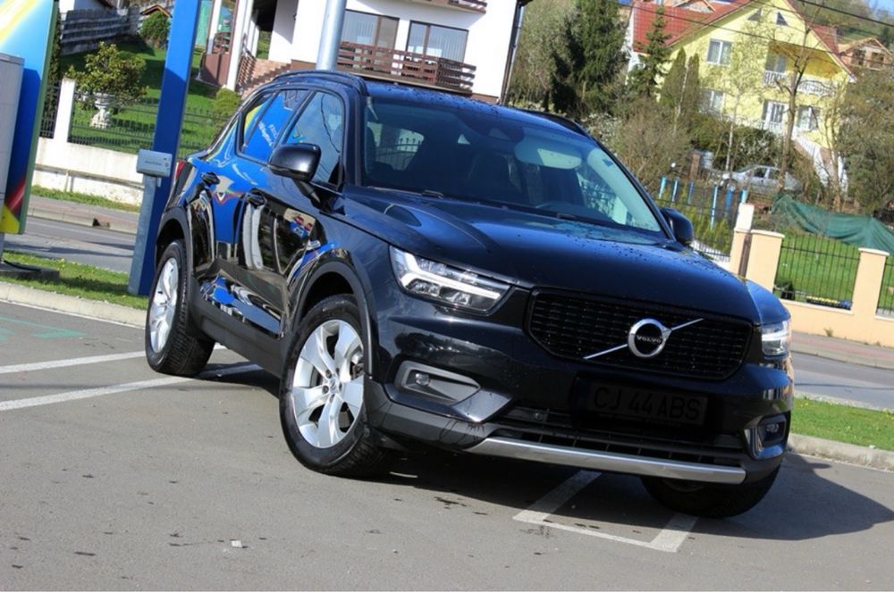 VOLVO XC40 2019