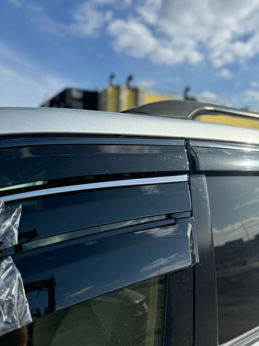 Спойлер на крышку багажника Toyota land cruiser 200/lx570