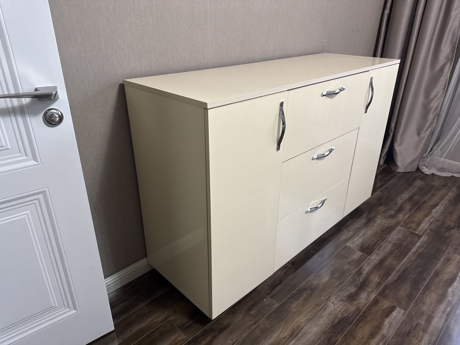 Продам спальный гарнитур