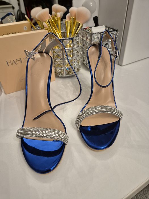 Sandale noi, mărimea 37