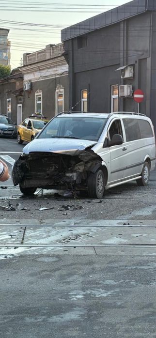 Vand mercedes vito avariat