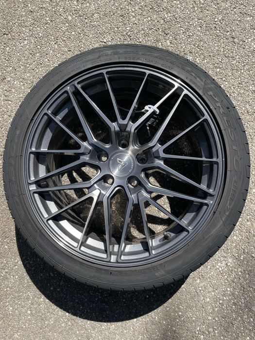 Vând set de jante Vennom Flowforged 18”, ET 40, 5x112