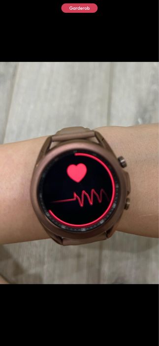 Розовые часы Samsung Galaxy Watch 3