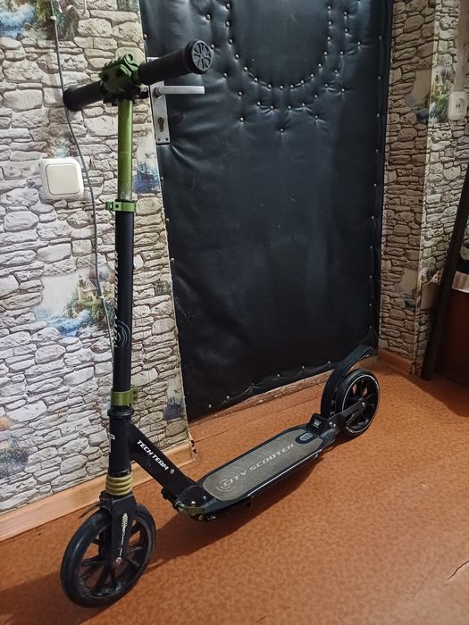 Продам самокат б/у