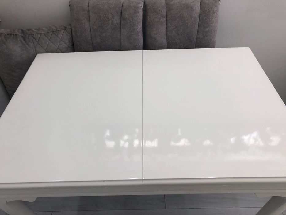 Комплект разтегателна трапезна маса с 6 стола