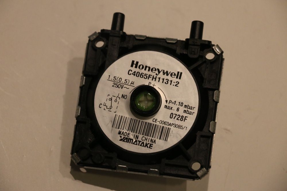Presostat de aer HoneyWell 1.10 mbar C4065FH1131:2 Ferroli F24 FEReasy