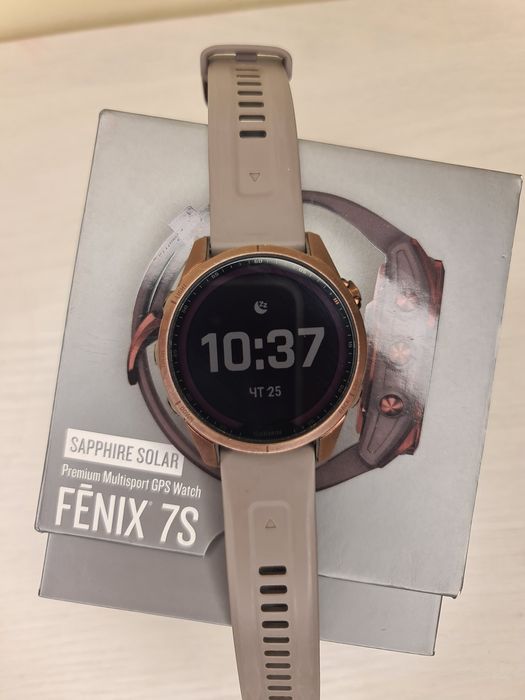 Garmin FENIX 7S sapphire solar.