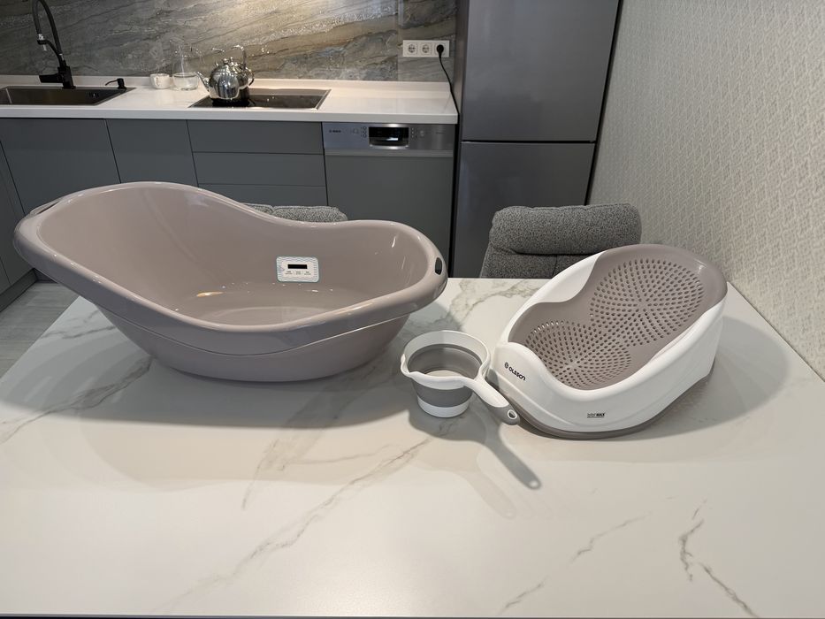 Продам ванночку с шезлонгом и ковшом