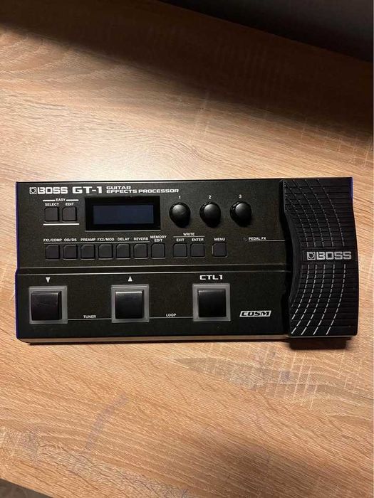 Процесор китара BOSS GT-1