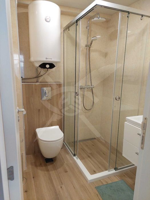 Продава се Тристаен апартамент в Варна, Базар Левски - 79 кв.м за 2406 €/кв.м - Снимка #6