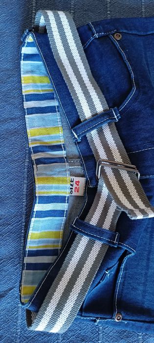 Pantalon blugi mas 24, aprox 6 ani, noi
