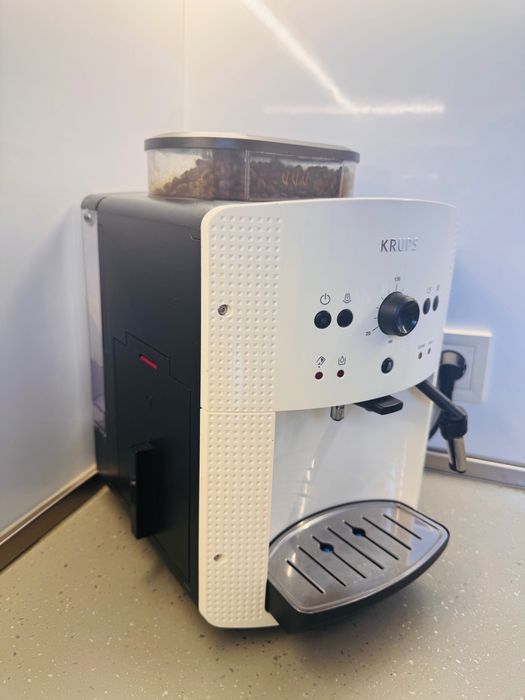 Кафеавтомат KRUPS EA8105 + ПОДАРЪК почистващи таблетки KRUPS