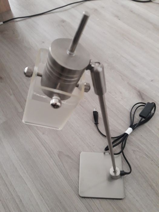 Настолна лампа метална