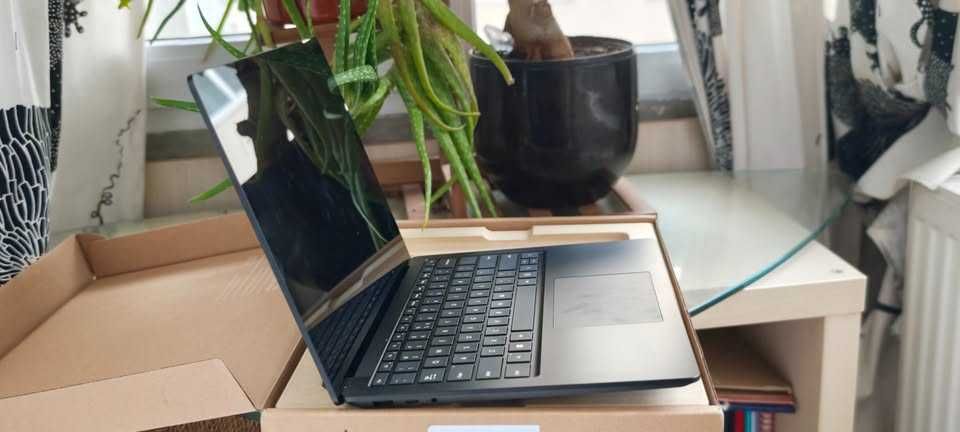 Microsoft Surface Laptop 5 *nou in cutie originala* Intel® Core i7-1265U, 16GB, 256GB