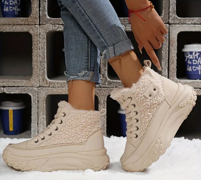 Бежевые  сникерсы утеплённые  40 размер