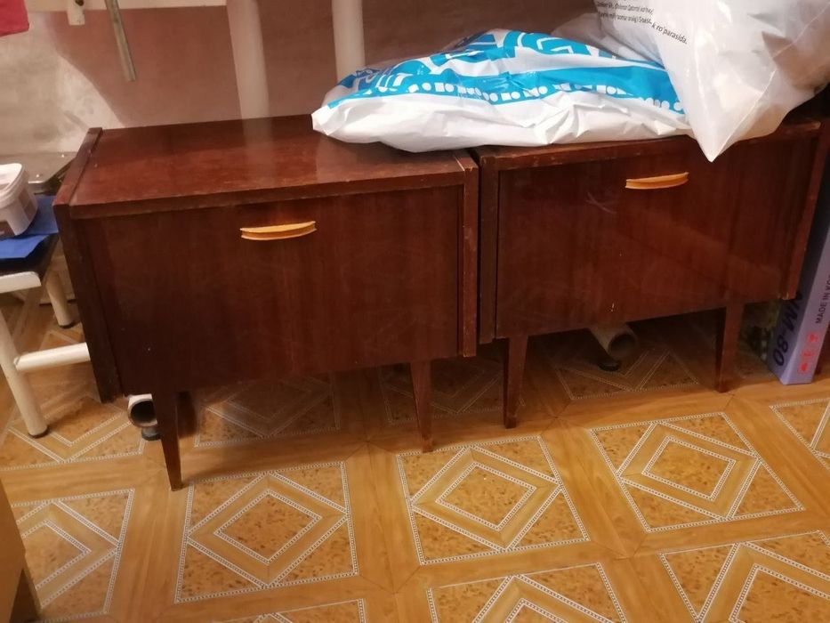 Тумбочки прикроватные