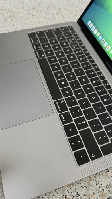Macbook air 13 8/128gb