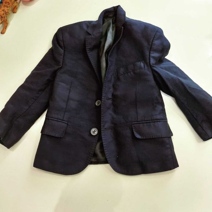 Модерен детски костюм  в тъмно син цвят